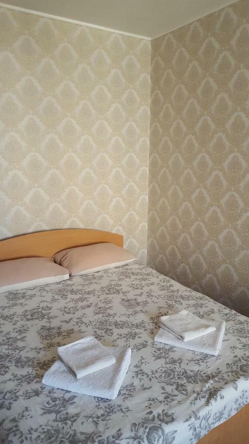 Apartment On Bukovinska روفنو المظهر الخارجي الصورة